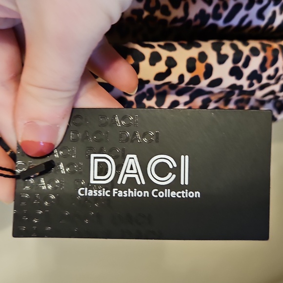 Daci Cheetah Print One Piece Bathing Suit With Mesh. NWT - Picture 6 of 7